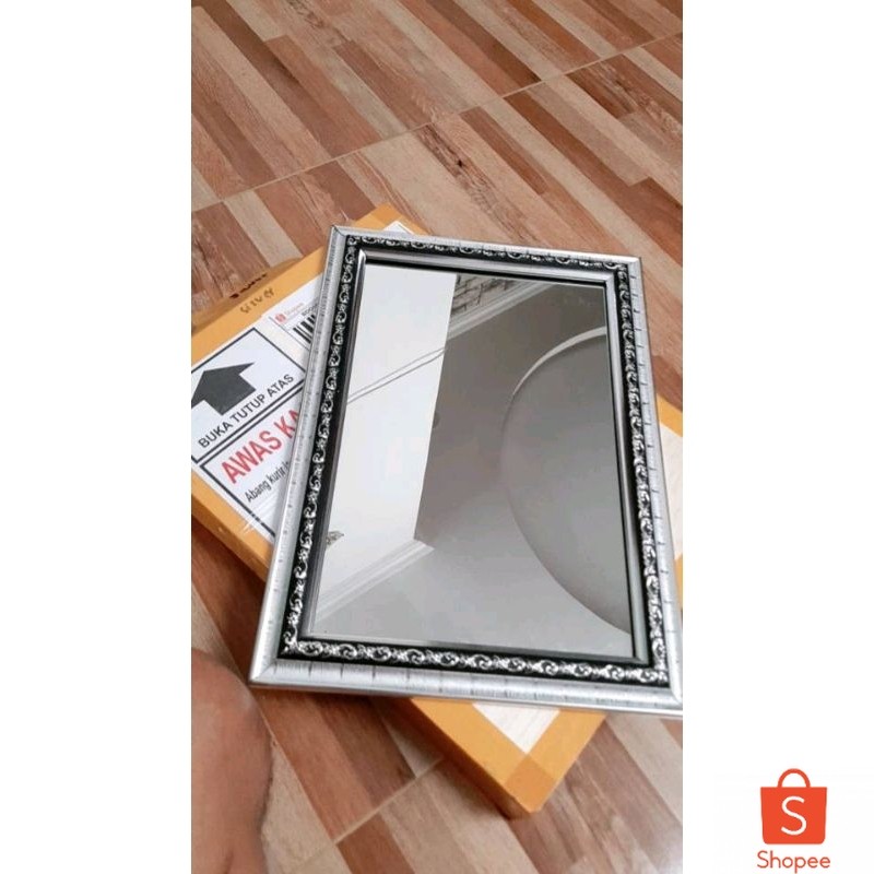 CERMIN DINDING/CERMIN GANTUNG UKIR/ cermin rias/kaca cermin/kaca dinding/kaca figura/cermin dekorasi