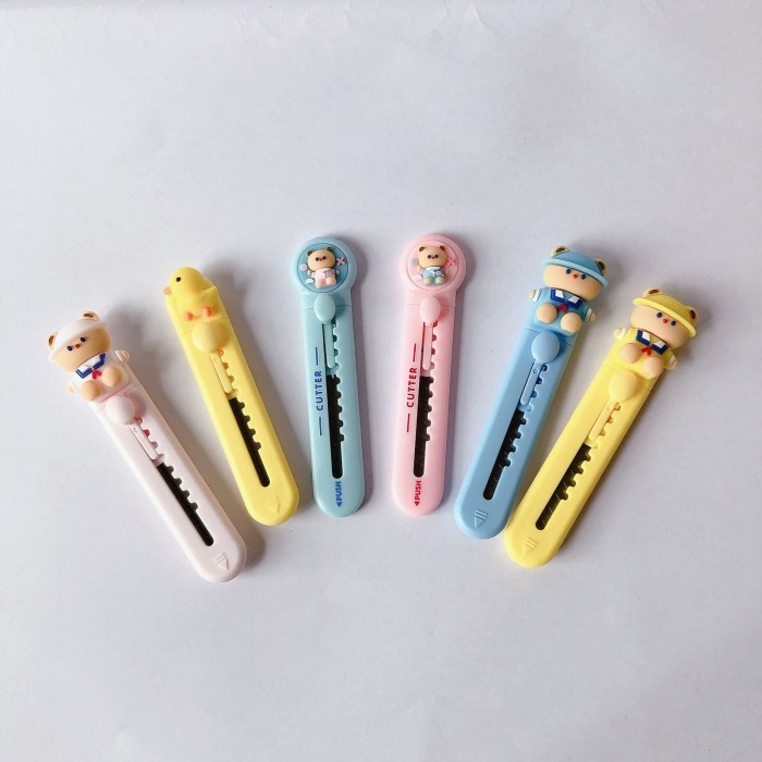 

Cutter Bear Mini Cutter Karakter Lucu Pisau Cutter Pemotong Kertas