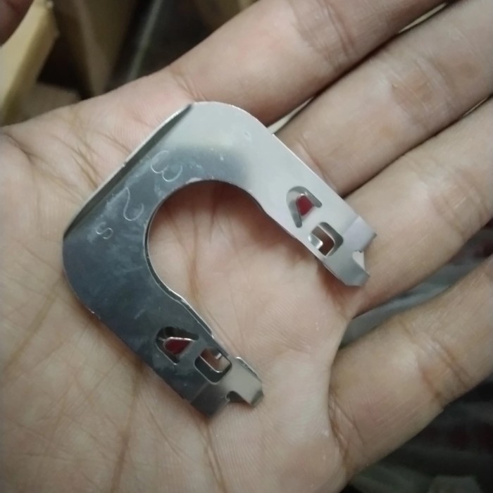 plat clip kancing kabel transmisi suzuki sx4 / x-over / neo baleno (harga 1pc)