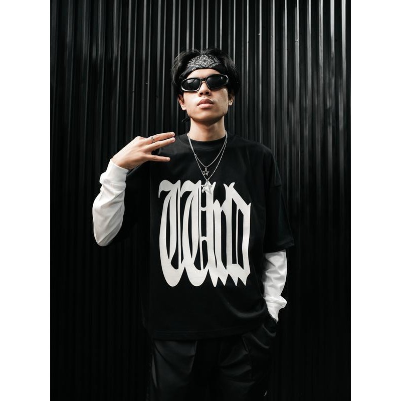 Kaos lengan pendek kerah bulat santai unisex dengan cetakan elemen huruf retro dan sarang laba-laba 