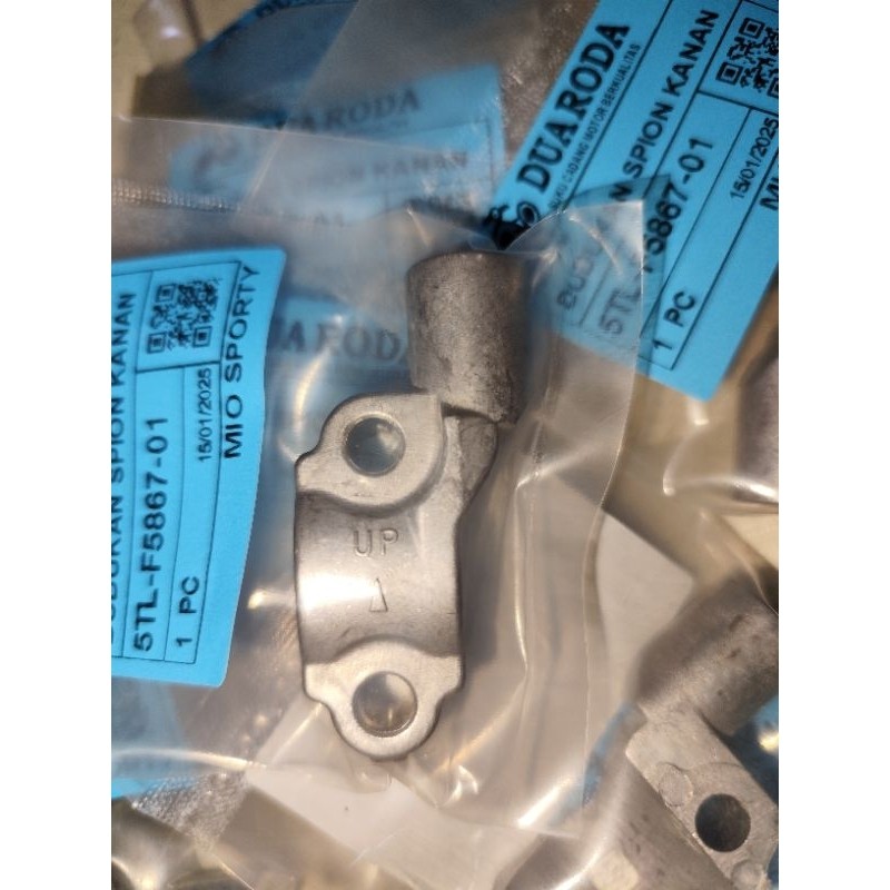 Dudukan Spion Kanan. MIO SPORTY.    (DUARODA)