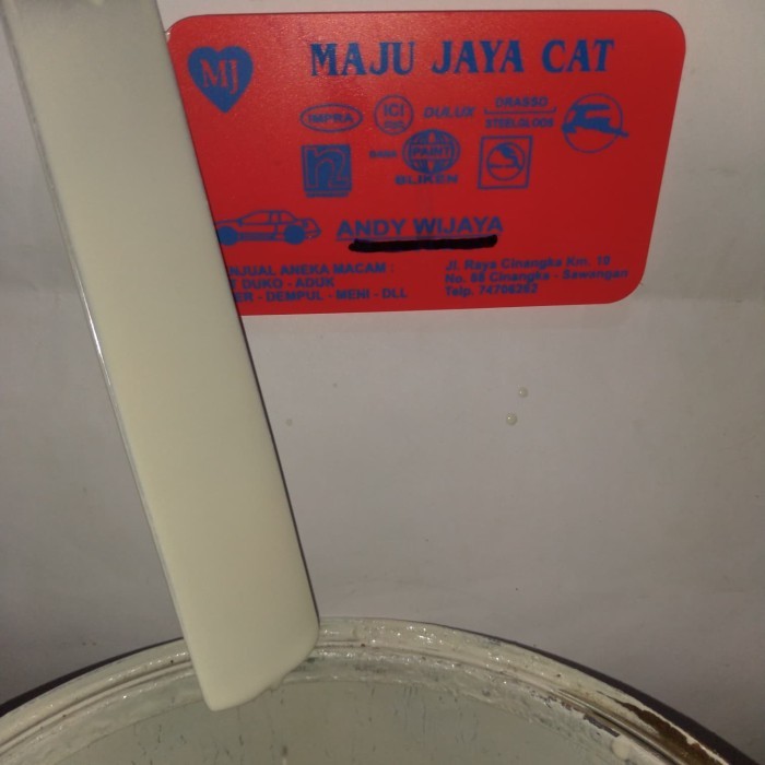 cat / cet mobil Toyota Agya Avanza Rush Calya putih W09 PU ALESCO1/4kg