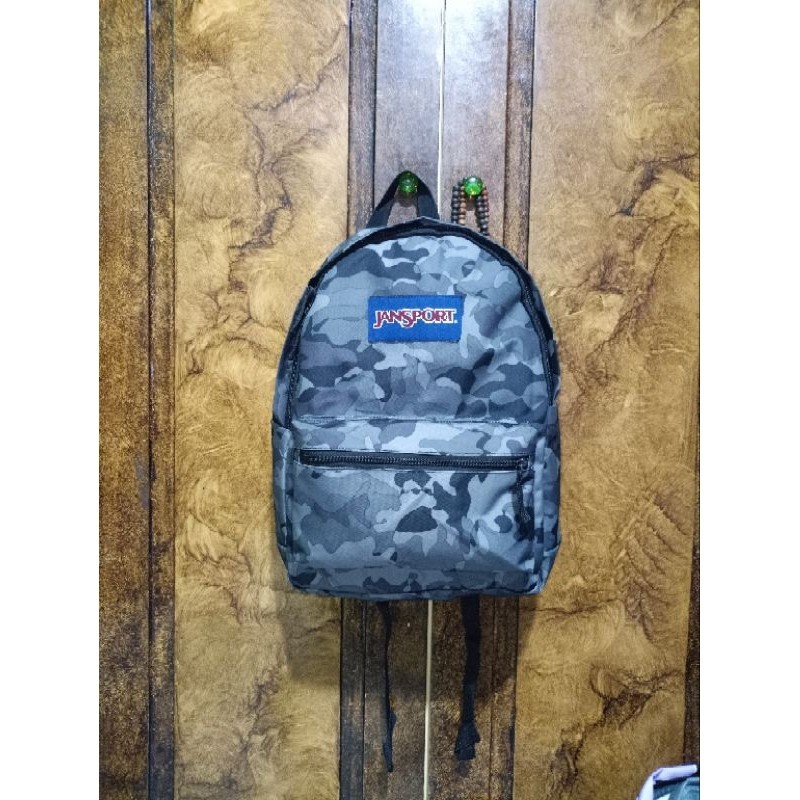 tas Jansport motif loreng hitam