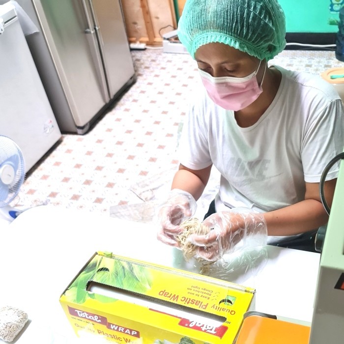 

Fat Noodles Economy Pack PORK. - mie lebar