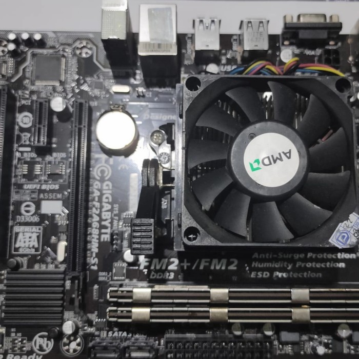 promo  -AMD A8 7600 4core 6gpu Mobo FM2+