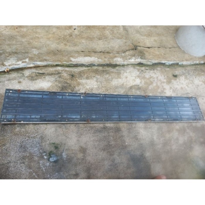 Grill Depan Plus Emblem Mitsubishi L300 Tipe Old lama 1986 sd 2007