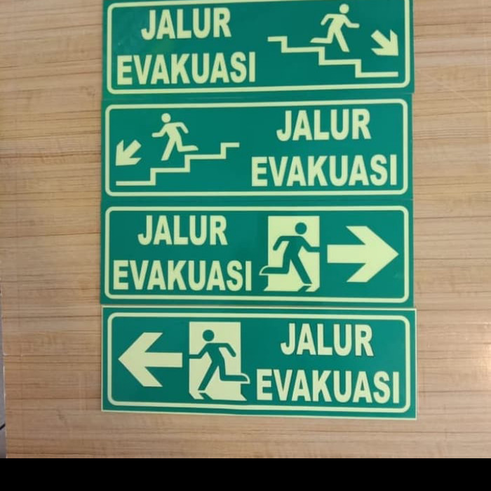 

SIGN AKRILIC K3 RAMBU SAFETY JALUR EVAKUASI GLOW IN THE DARK UK 10X20C