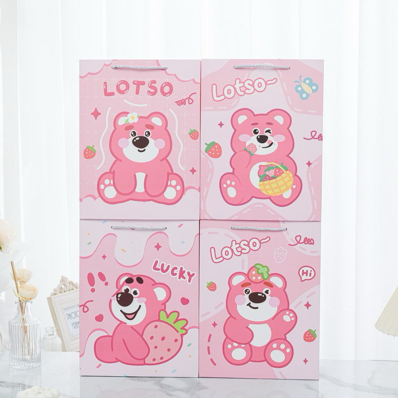 

TokoSasa Paper Bag Besar Lotso Toy Story / Goodie Bag Ulang Tahun Anak Motif Sanrio / PaperBag Ultah / Tas Ultah Perayaan / Tas Hampers Lebaran / Kotak Acara Pesta Birthday Anak Cewek Cowok / Bingkisan Snack Tas Jinjing / Paper bag Karakter Lucu