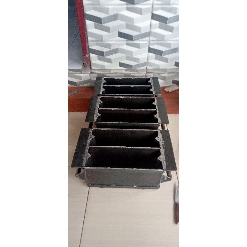 cetakan  batako dobel panjang 30 lebar 8 tinggi 15