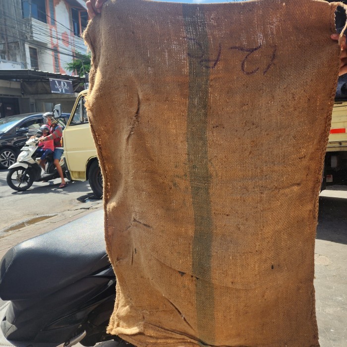 

karung goni jumbo 100kg p 105 × l73 cm