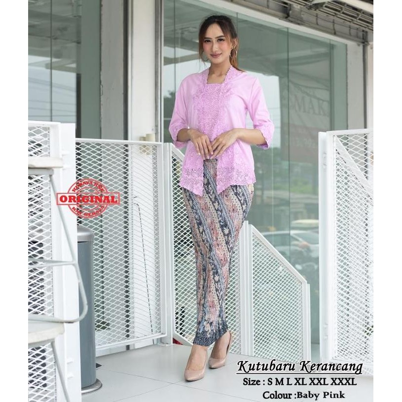 

KEBAYA KUTUBARU / KEBAYA MODERN / KEBAYA INDONESIA / KEBAYA BORDIR Atasan Katun Batik Baju Wanita - Maroon stelan, S