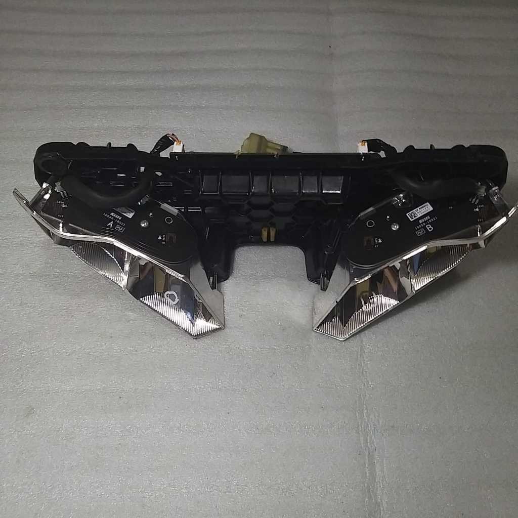 Mesin PCB LED Lampu Depan Headlamp Reflektor Dalam Yamaha R15 V3 Original