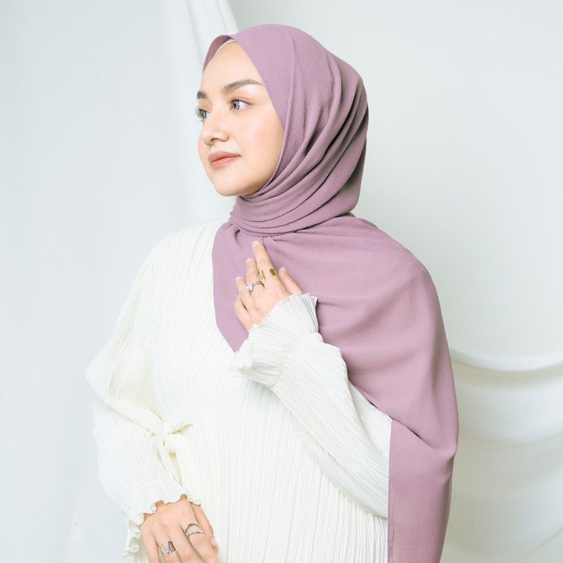 MAUVE Hijab Pashmina Ceruty Babydoll Premium ( Hijab Warna Mauve , Black, Broken White, Burgundy, Li