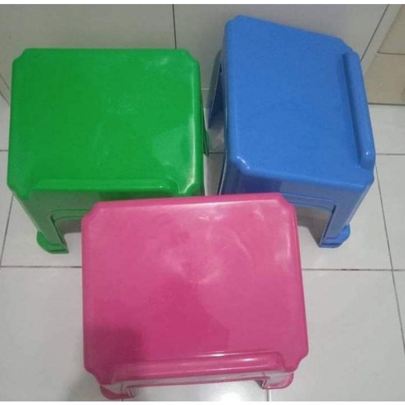 

MEJA NGAJI PLASTIK MEJA PAKET BUNDLING 50PIS PECKING FULL KARDUS BUBLE WRAP