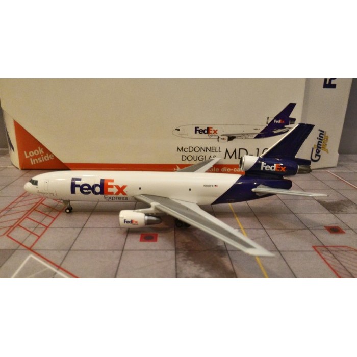 Miniatur Pesawat Terbang FedEx DC 10 N303FE  Gemini Jets 1:400 Diecast Aircraft