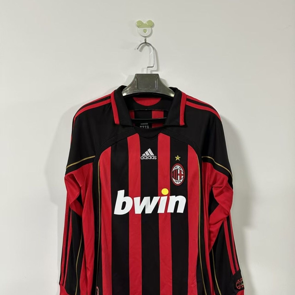 06-07 Kaos Retro Lengan Panjang AC Milan Rumah