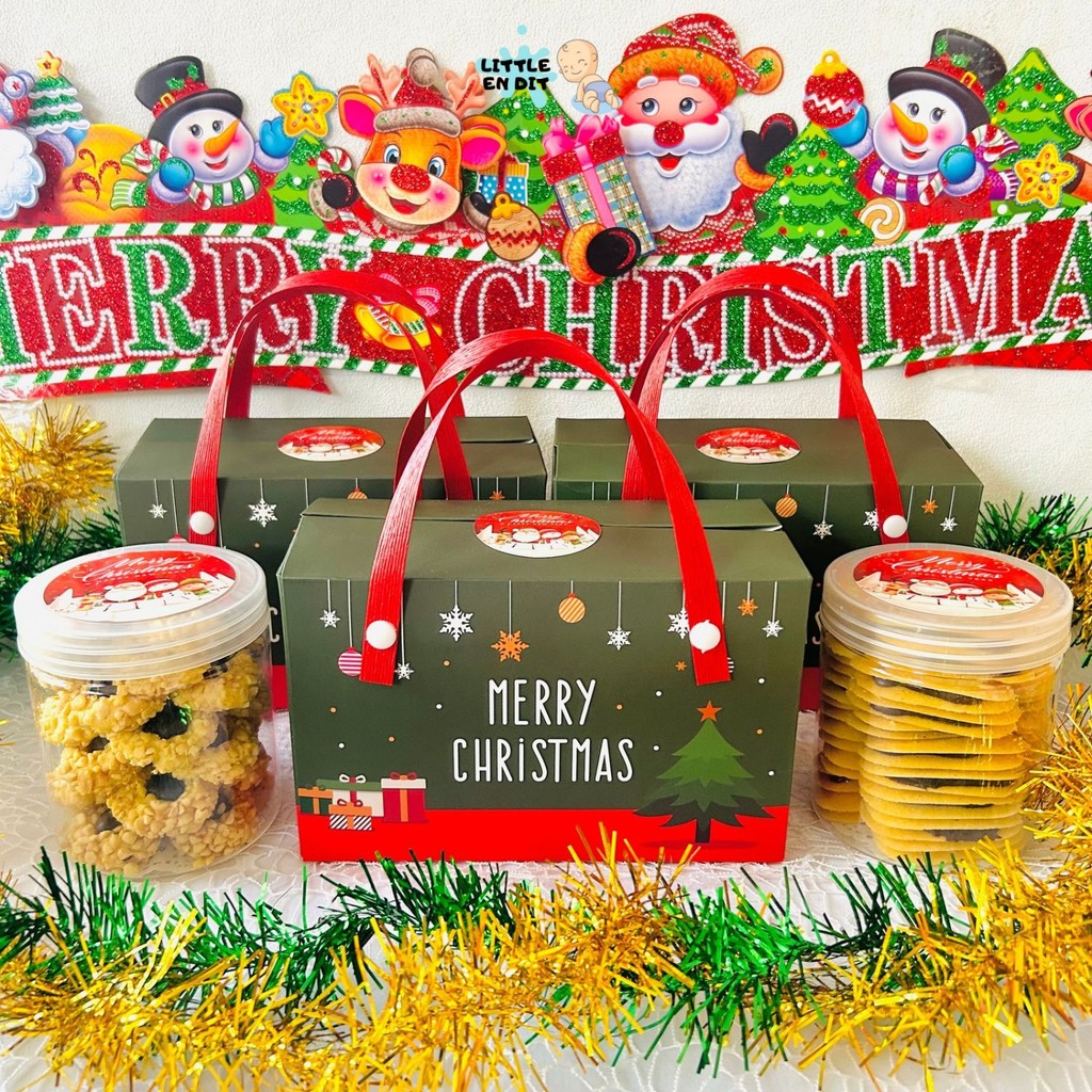 

Littleendit HN03 Hampers Natal/ Hampers Merry Christmas/ Parcel Natal/ Parcel Merry Christmas/ (Kue/Snacks 2 Toples)