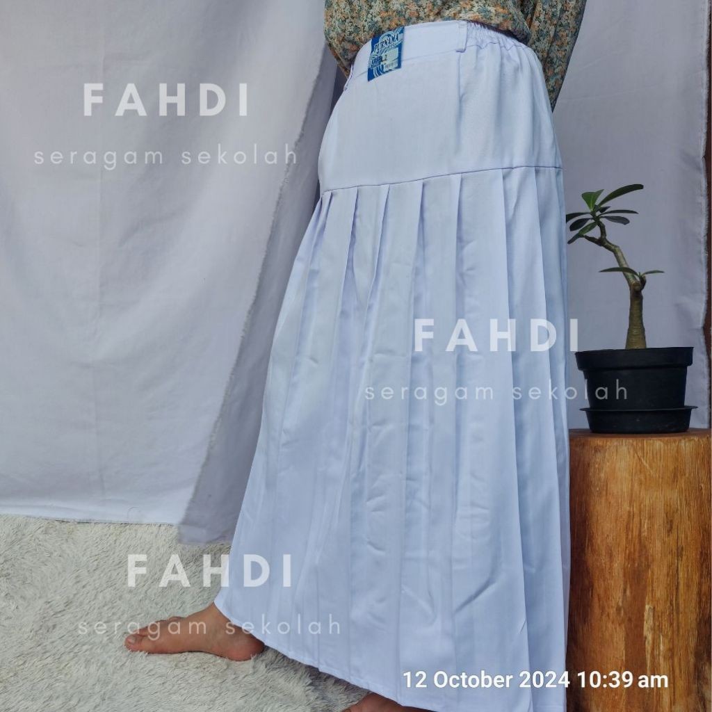 ROK WIRU PLISKIT PANJANG TURUN PINGGANG SERAGAM SEKOLAH PUTIH