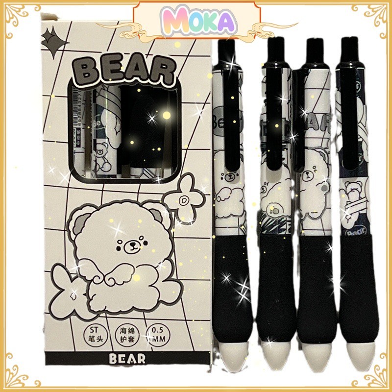 

MOKA Pulpen Gel 1 Set Isi 4 Pcs 0,5 Mm Motif Lucky Bear Black And White Edition Soft Rubber MKP31