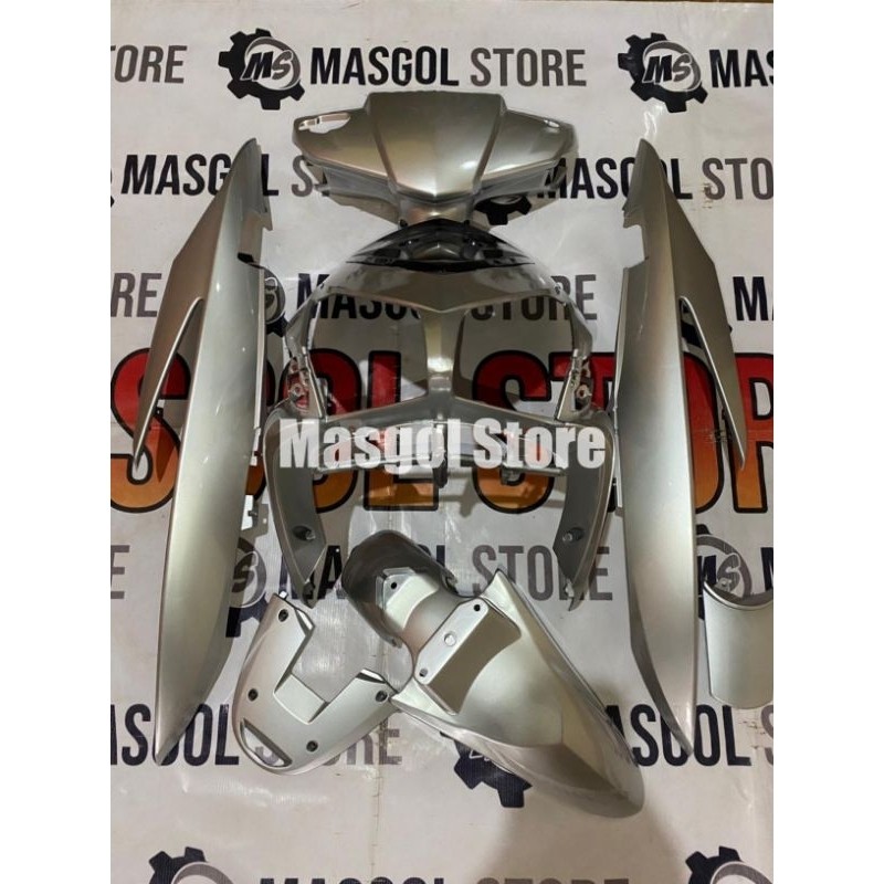 Cover Full body halus Honda Vario 110 Karbu Silver Metalik Custom