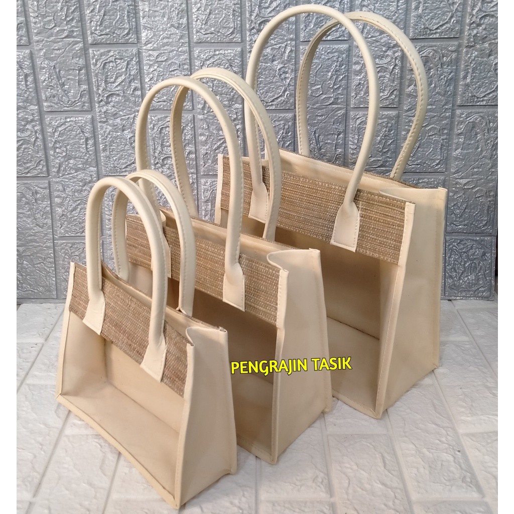 

PALASTONESHOP Tas Anyaman Mendong Mika Tas Hampers Lebaran Keranjang Parcel Ulang Tahun Tas Parcel Mika Keranjang Hampers Natal