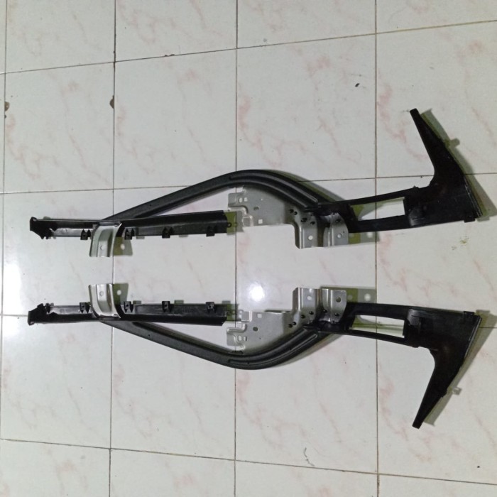 doortrim atau pegangan pintu mitsubishi canter original BARU