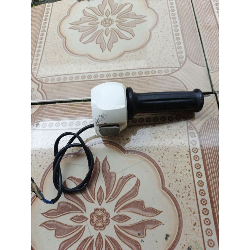 Holder saklar kanan Fino 115 Fi original copotan