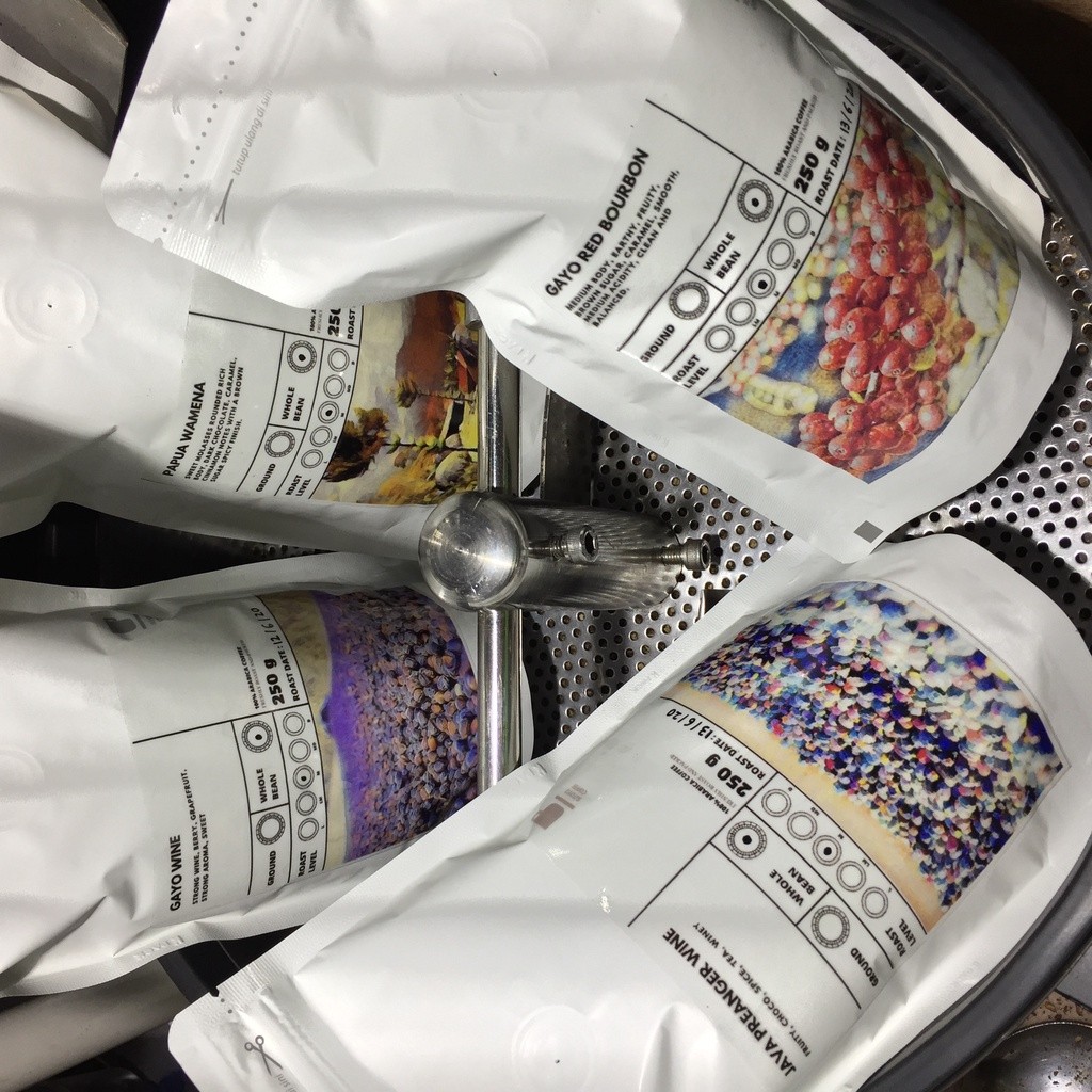 

JAMIN MURAH !!!SUTOYO COFFEE Kopi Arabika Papua Wamena 500 Gram(BISA LANGSUNG ORDER)