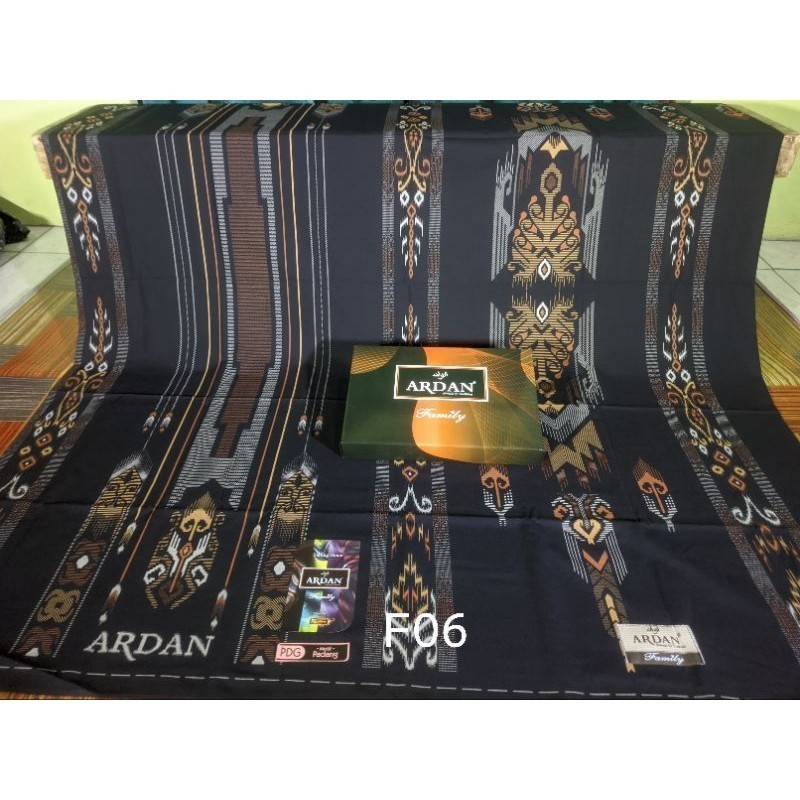 (BISA COD) Sarung Ardan Family Gold, Ardan family seri hitam, ardan family warna hitam | Ardan Famil