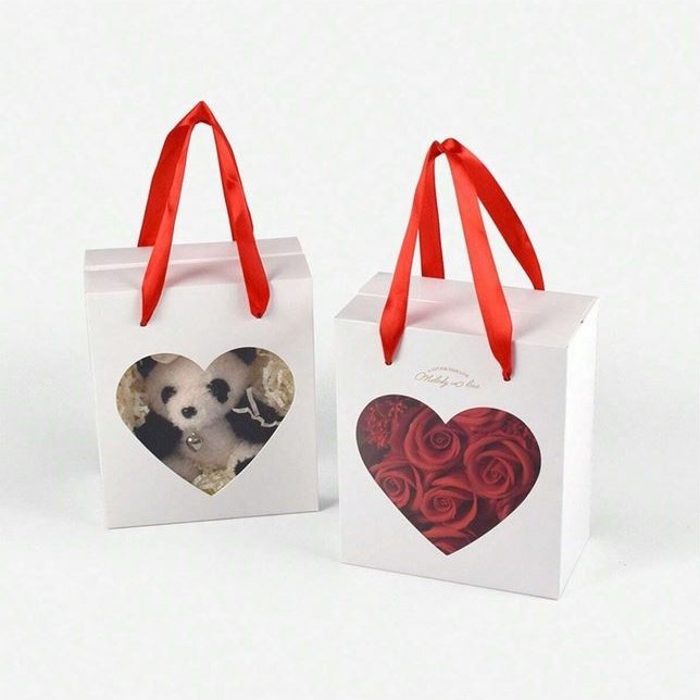 

Gift Box Jinjing Kotak Hampers Putih Paper Bag Window Jendela Motif Hati