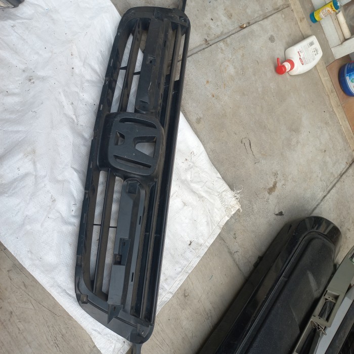 Grill Honda crv 2003
