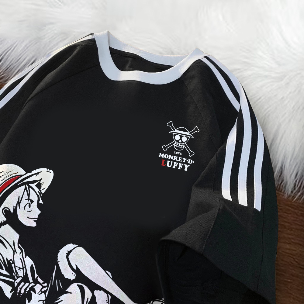 Tshirt Kaos Garis Tiga Unisex | Pola Luffy Duduk | Pola Anime One Piece | 100% Cotton
