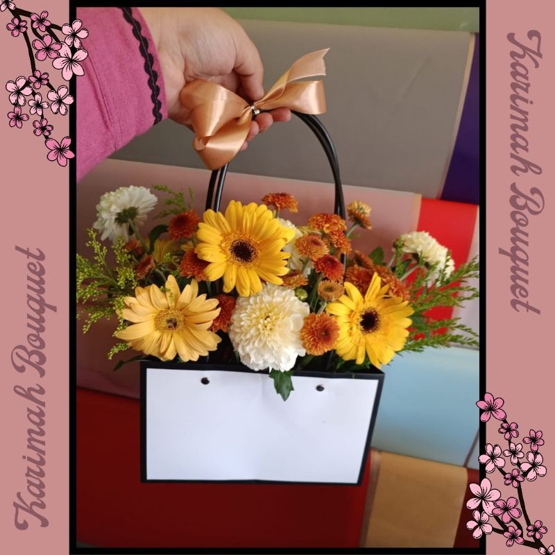 KIRIM INSTANT Fresh Flowers Bandung Buket Bunga Flower Bag Mix Flower Large Buket Wisuda / Bouquet B