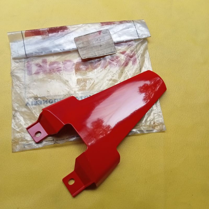 cover tail sambungan body belakang Kawasaki Blitz blitz-r merah original