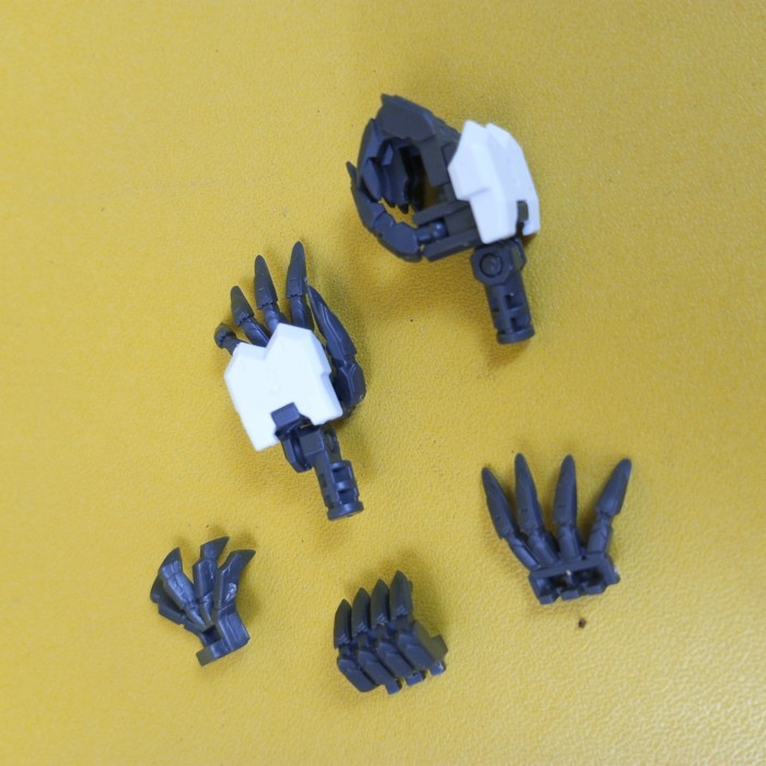 MG BARBATOS 1/100 BANDAI PART HAND OPTIONAL HAND MECHANICAL HAND