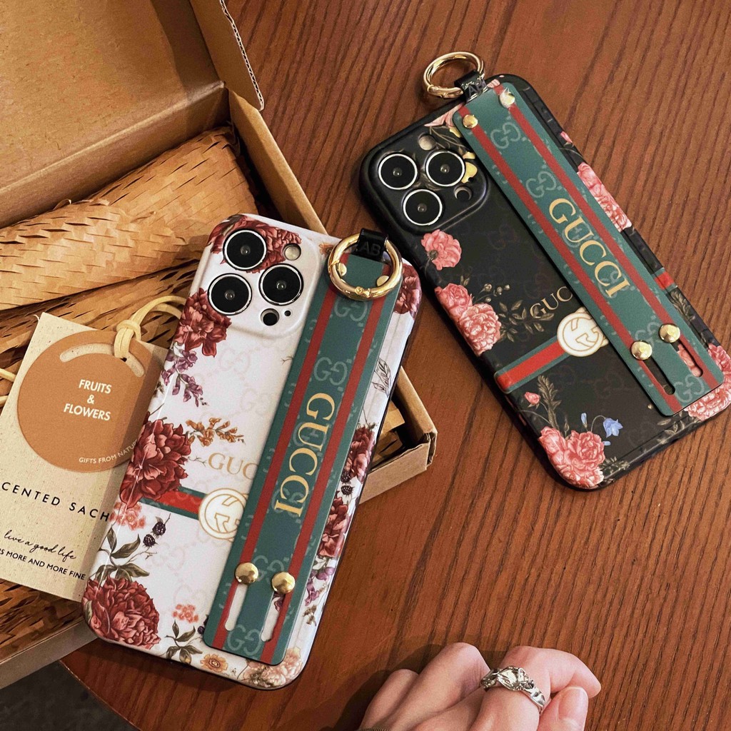 2025 Casing Iphone 11 / 12 / 13 / 14 / 15 / 16 / PRO / PRO MAX Gucci Fashion Softcase  Flower Wristb
