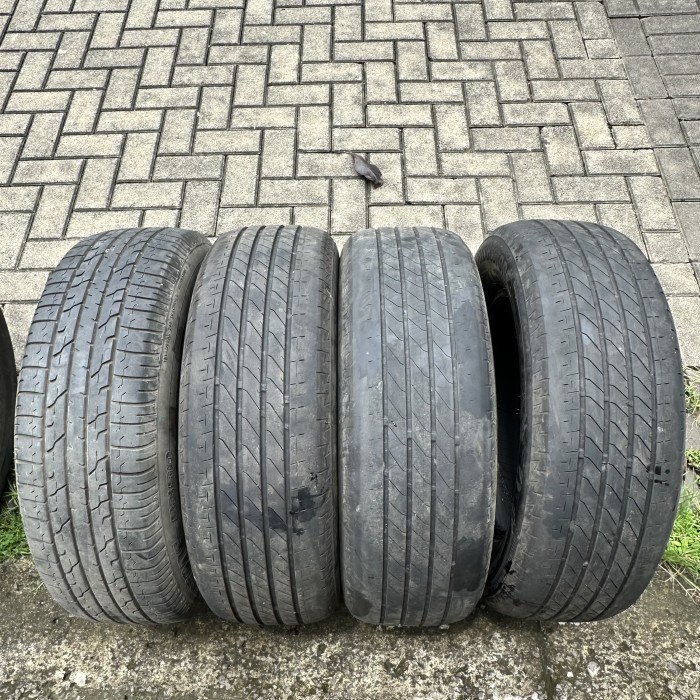 Ban mobil bekas 205 65 15 205/65 R15 (NOS)