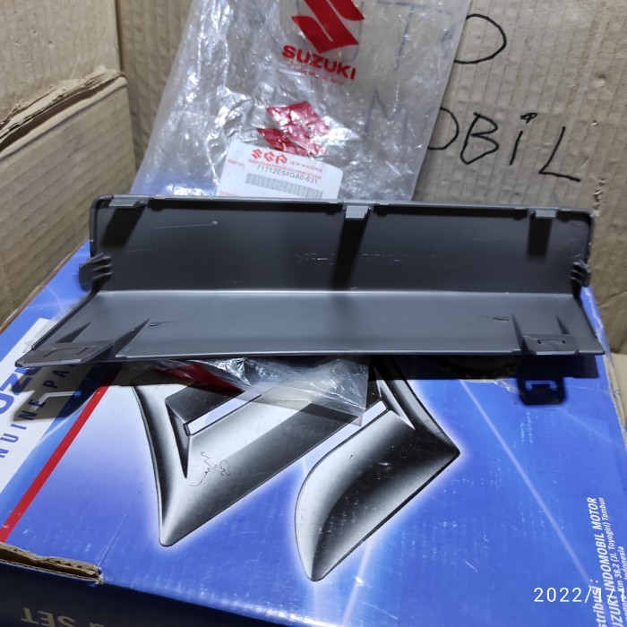 Cover Derek Bemper depan Baleno Next G Original Suzuki BARU