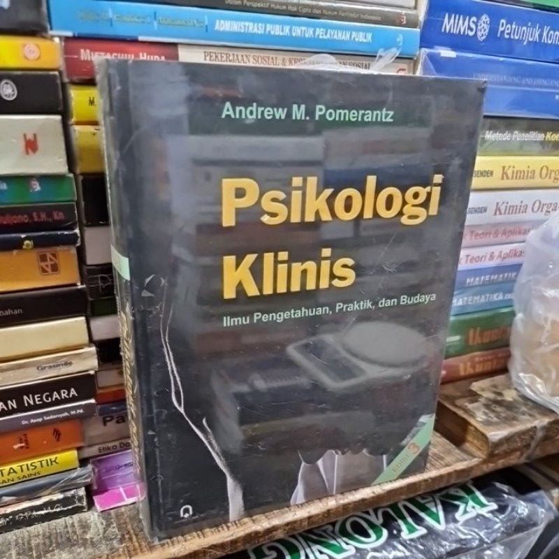 Psikologi klinis by Andrew M Pomerantz