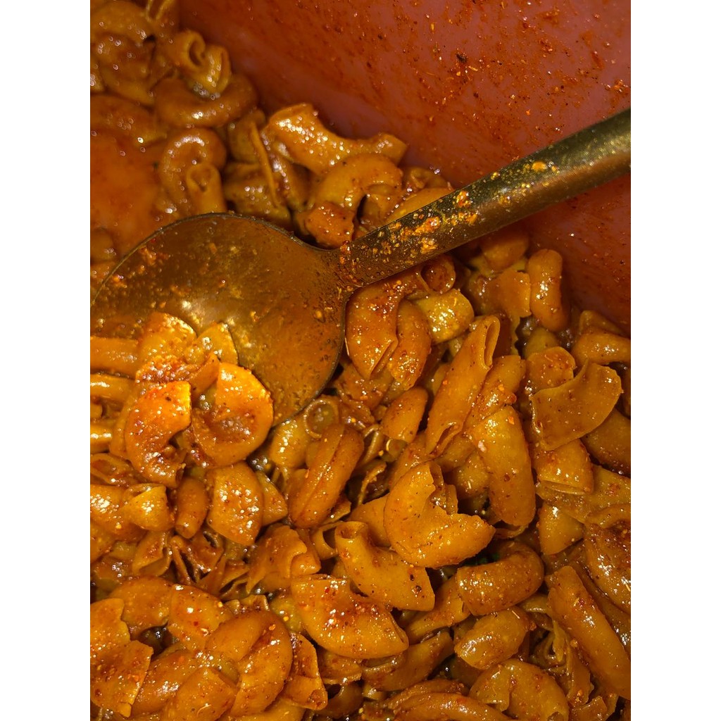 

Makaroni Kriuk Pedas Daun Jeruk 500gr – Snack Kekinian Pedas Gurih Renyah Homemade