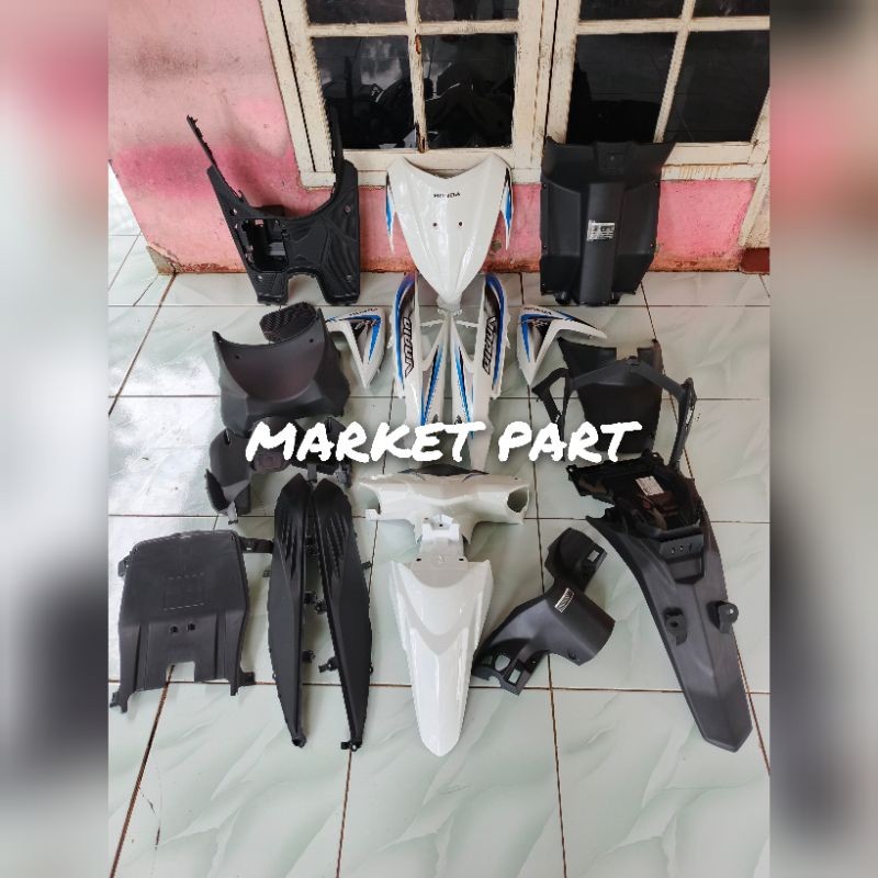 FULL BODY KASAR HALUS VARIO 110 FI LED/VARIO AGNES PUTIH LIS BIRU