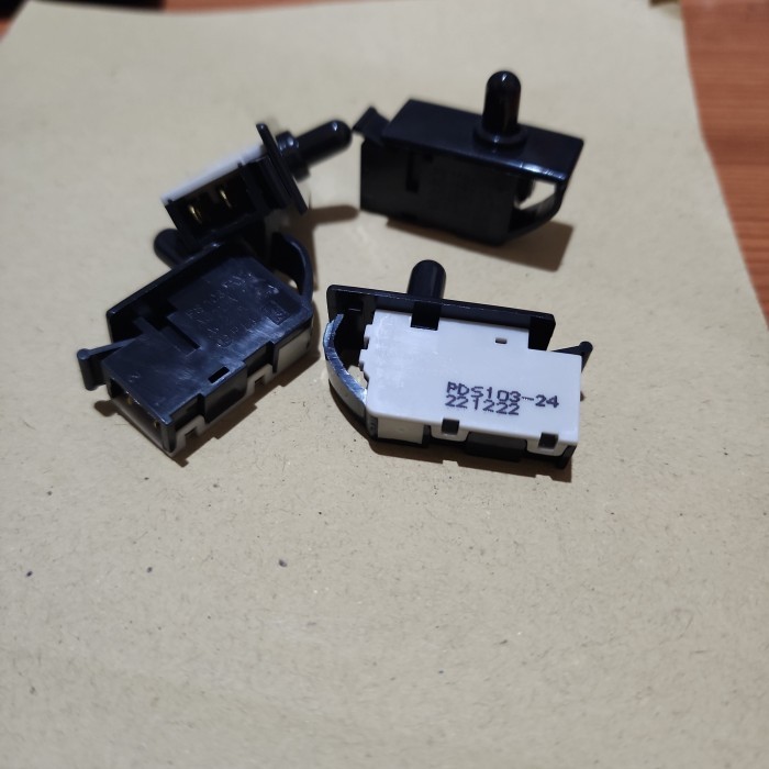 Switch pintu kulkas 2 pin LG ori