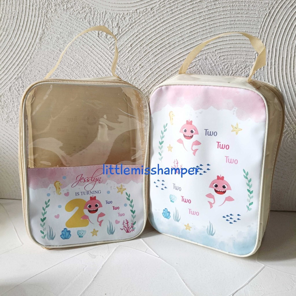 

Custom Toiletries bag tas tenteng 1/2 mika souvenir ulang tahun anak