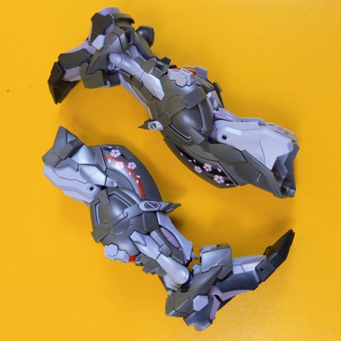 MG 1/100 HIRM ASTRAY NOIR PART LEGS LEG FOOT MJH MR MODEL GUNDAM