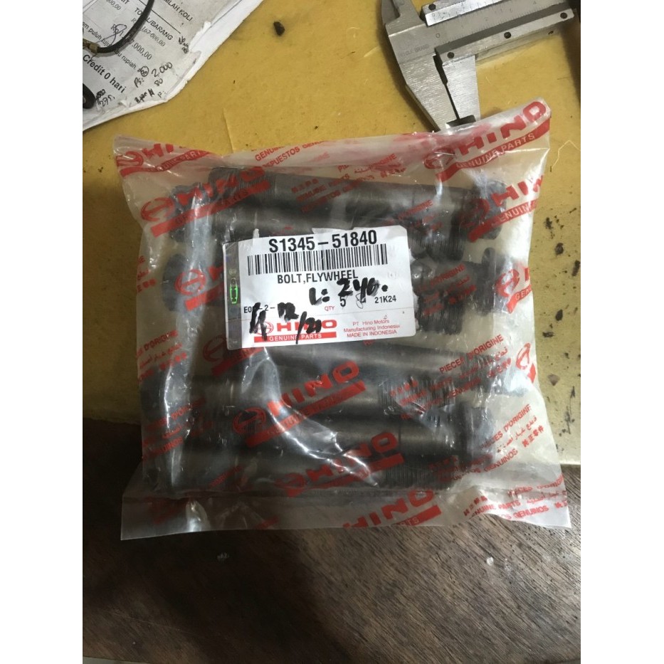 baut flywheel Hino Dutro HT 130 HT130 ori BARU