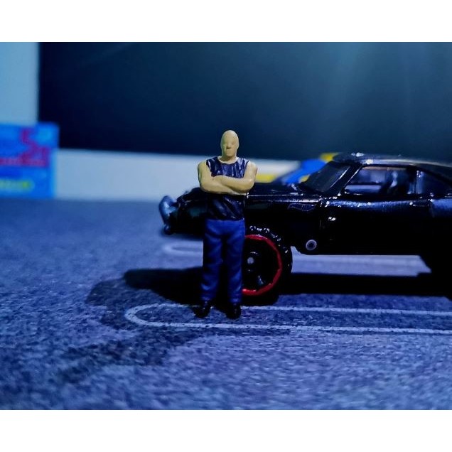 Miniatur Figure Fast And Furious Dom Torreto Diorama Diecast Unpainted