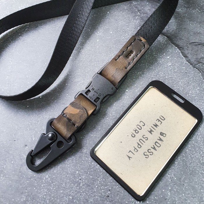 

CAMO WING - BDS Double function lanyard ID card Holder keychain