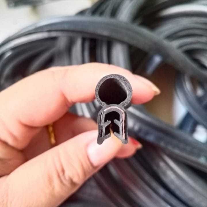 Karet Balon Peredam Pintu Suzuki Vitara Grand Vitara