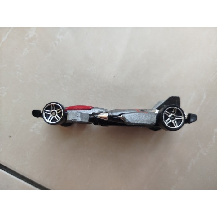 DIECAST LOOSE  HOTWHEELS HOT WHEELS  JET THREAT 30 J3300 SILVER