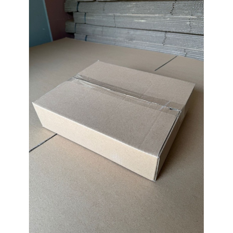 

Kardus Karton Box Polos Packing 32,8 x 28 x 8 Cm, Tebal Dan Baru